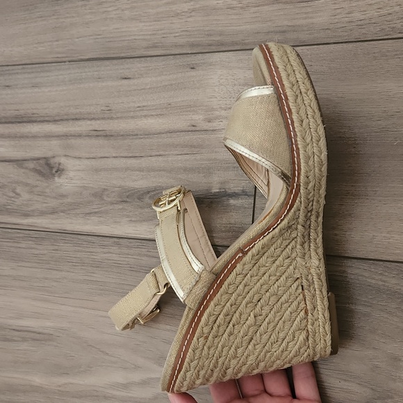 Tommy Hilfiger Shoes |Size 7. - Picture 3 of 4